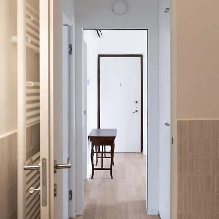 Apartament Luminoso Trilocale Con Ampio Terrazzo - Mirable Pm Mediolan